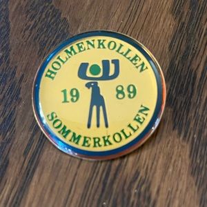 Vintage 1989 OSLO HOLMENKOLLEN (SKI JUMP) Lapel Pin